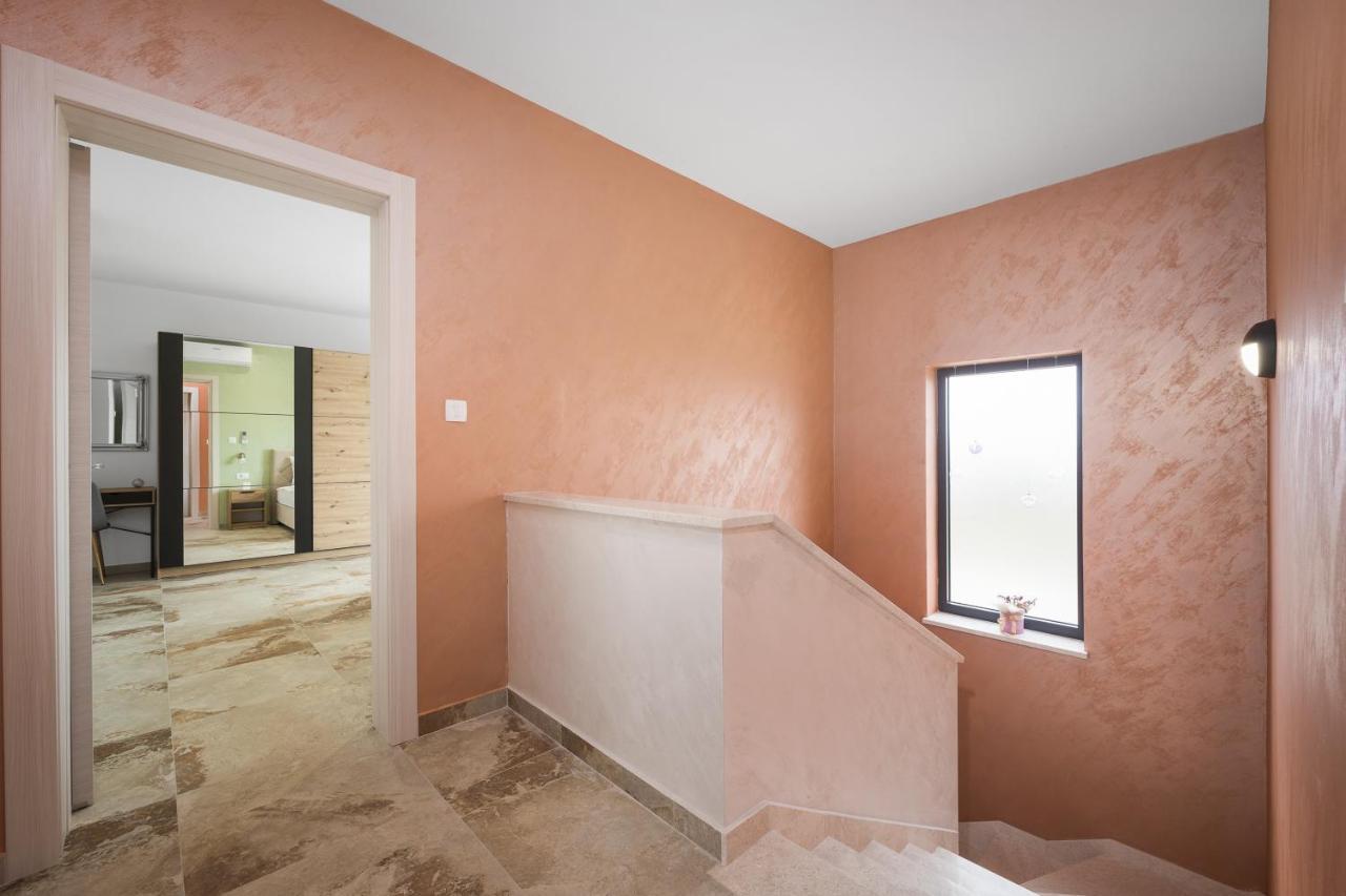 Villa Nur Pula Exteriör bild